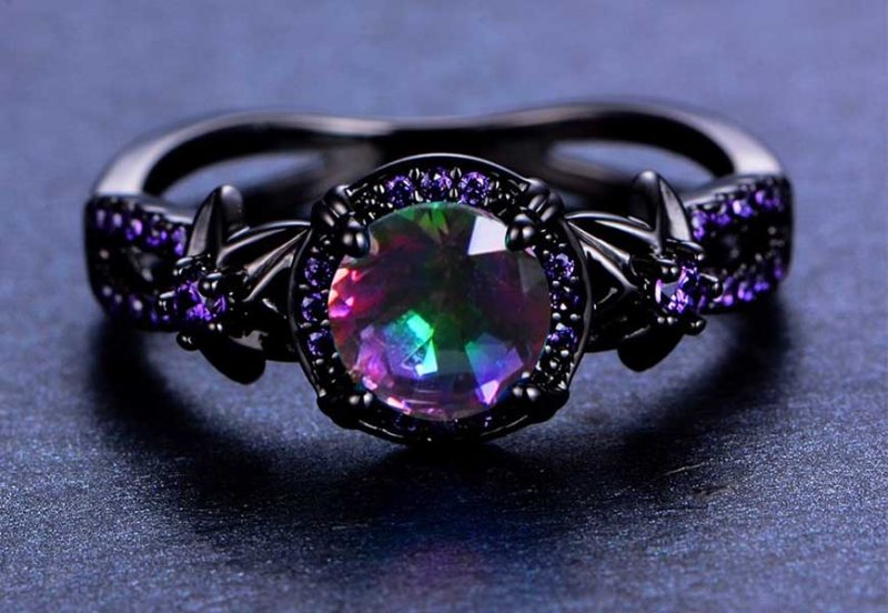 L'or noir - un métal noble d'une couleur inhabituelle